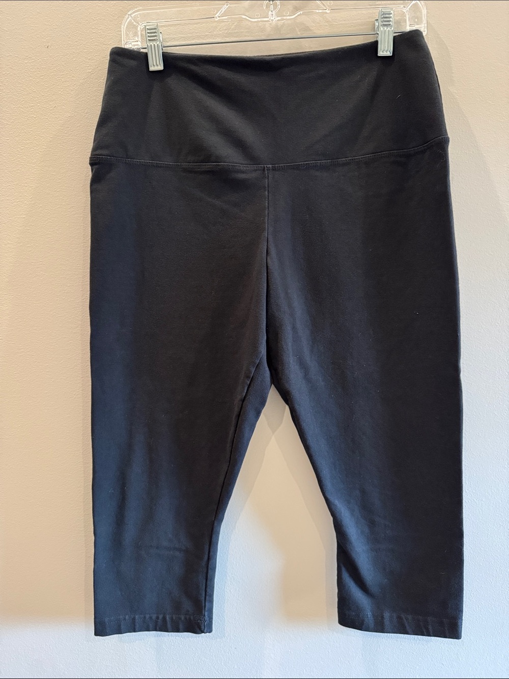 Lysse Black Capri Leggings